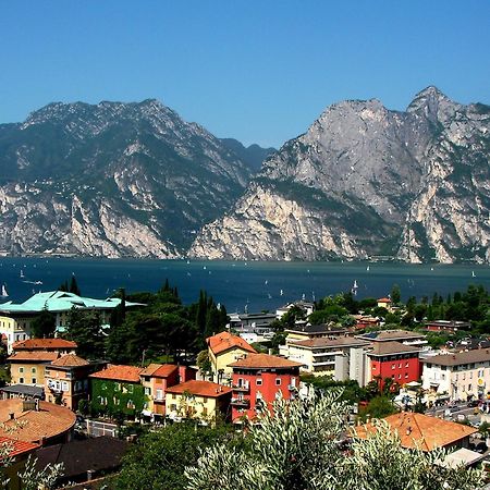 Club Hotel E Residence La Vela Torbole Sul Garda Exterior photo